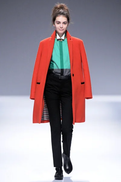 Look 15